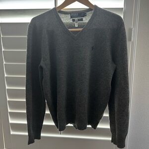 Polo by Ralph Lauren blue label. 100% lambs wool. medium